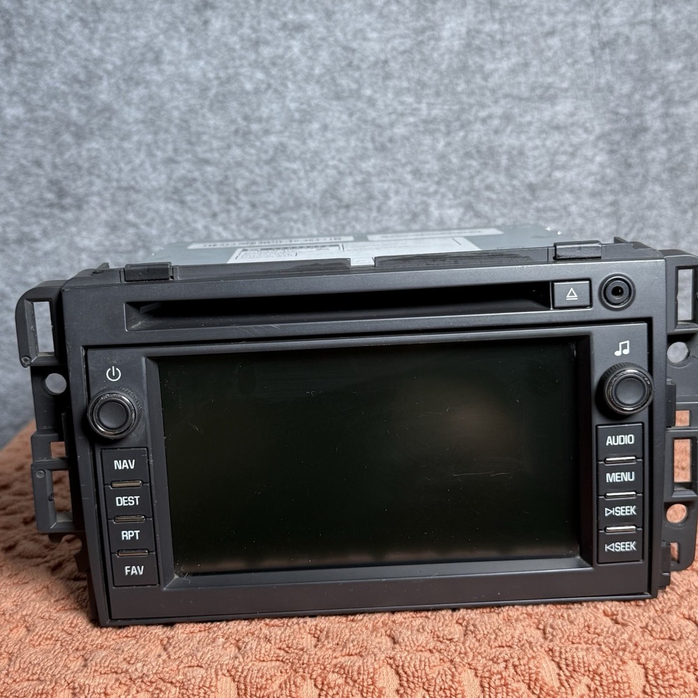 GM Denso Radio Navigation Head Unit 25834072 GPS AM FM Black Solid 2000s-2010s